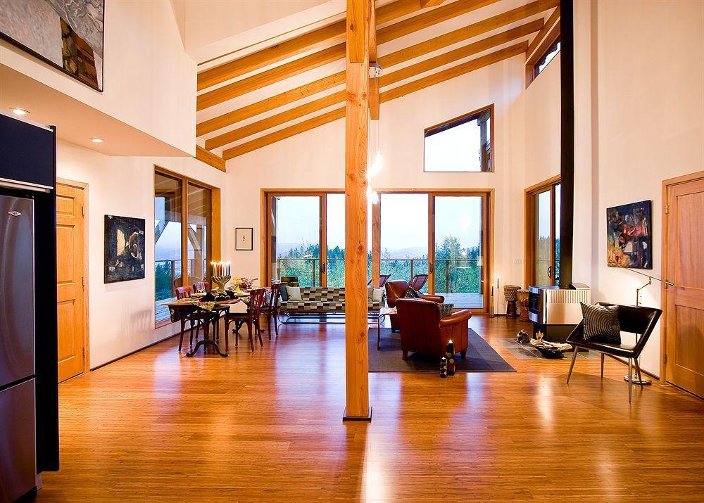 Myra Canyon Lodge كيلوانا المظهر الخارجي الصورة